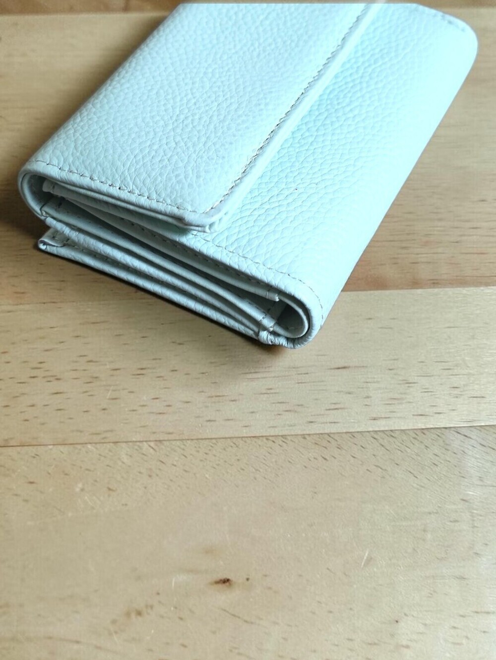 NWT Mundi Genuine Leather Mint Green Trifold Wallet Card Holder Organizer - Picture 9 of 10